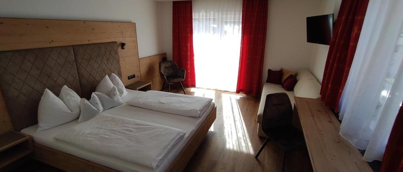 Hotel Garni Tannenhof Flachau Bagian luar foto