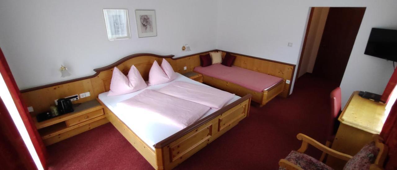 Hotel Garni Tannenhof Flachau Bagian luar foto