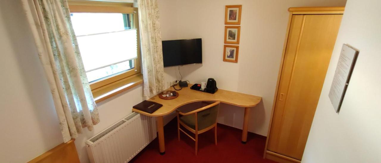 Hotel Garni Tannenhof Flachau Bagian luar foto