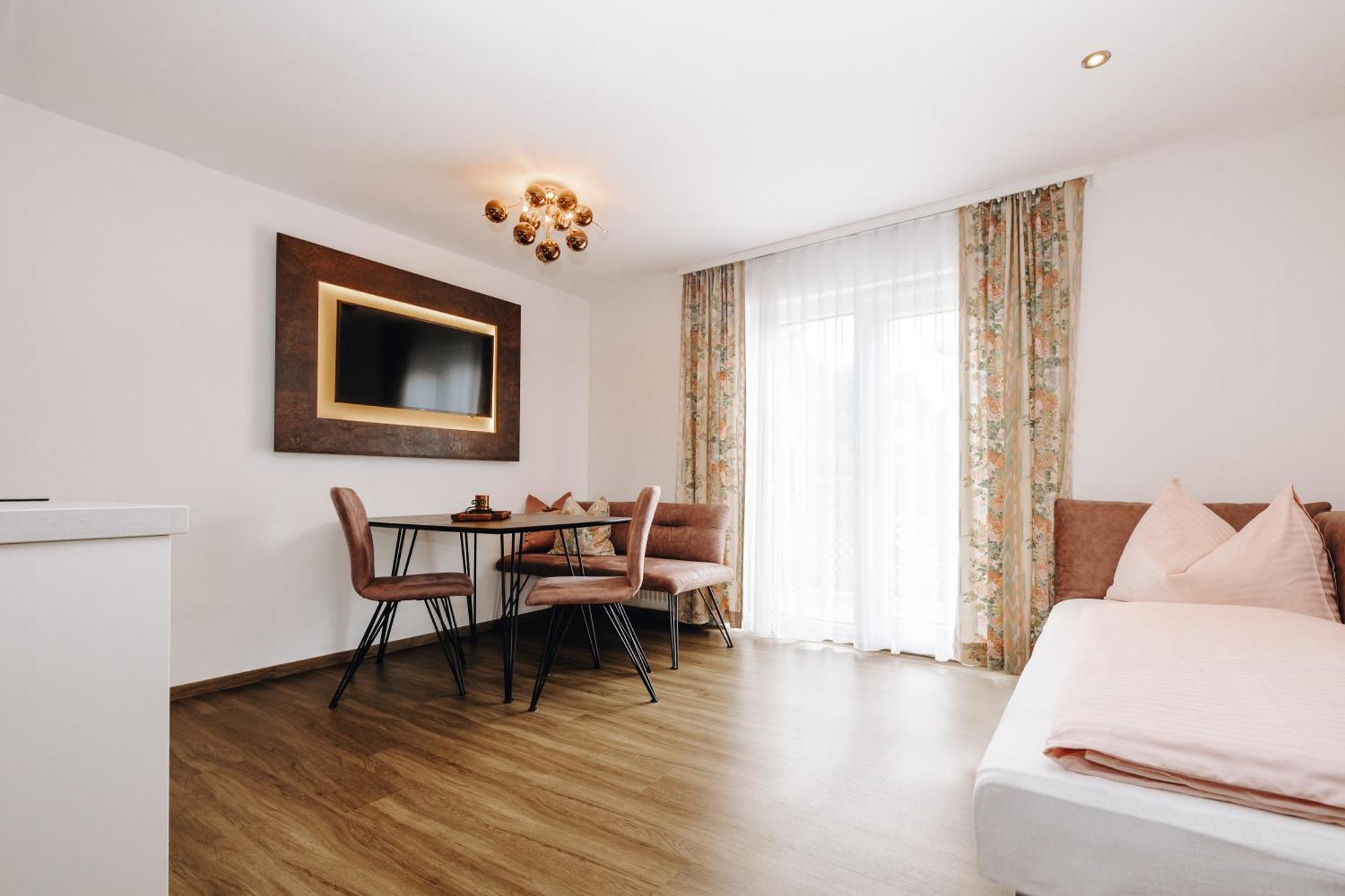 Hotel Garni Tannenhof Flachau Bagian luar foto