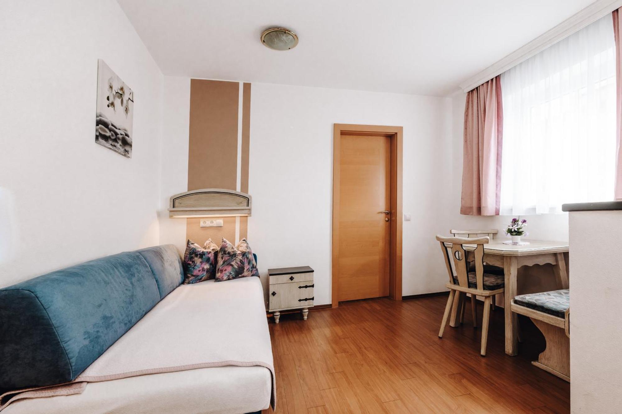 Hotel Garni Tannenhof Flachau Bagian luar foto