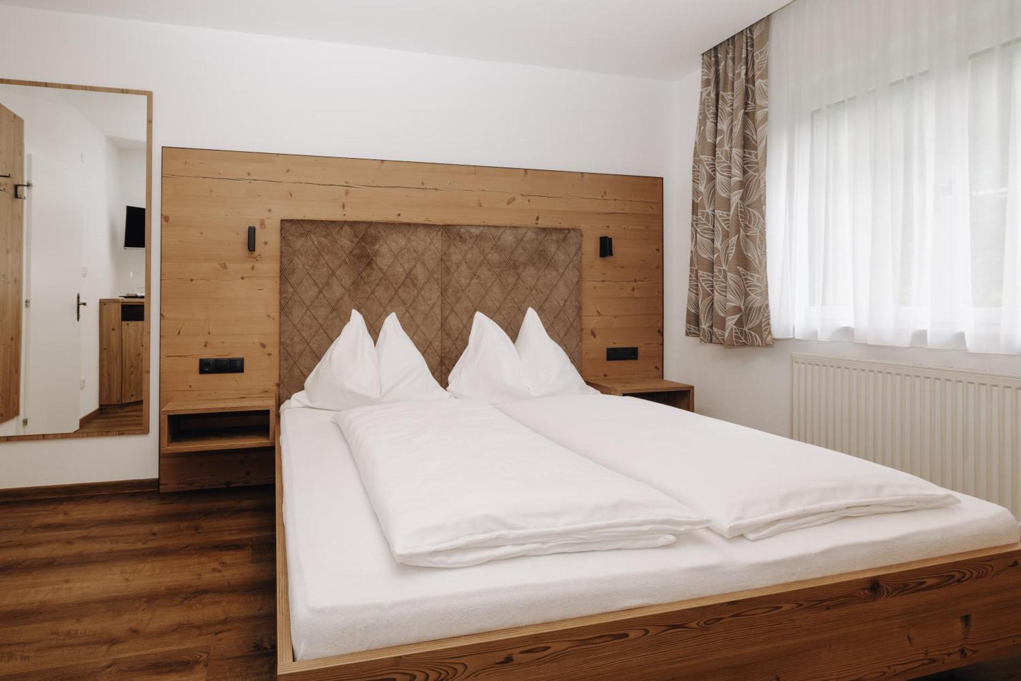 Hotel Garni Tannenhof Flachau Bagian luar foto