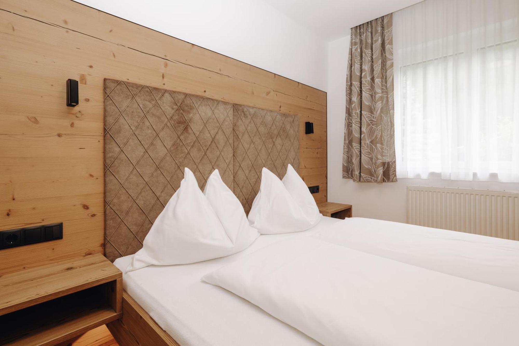Hotel Garni Tannenhof Flachau Bagian luar foto