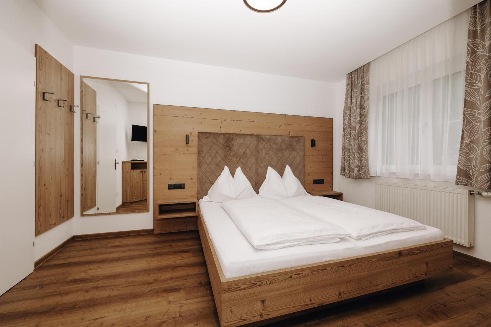 Hotel Garni Tannenhof Flachau Bagian luar foto
