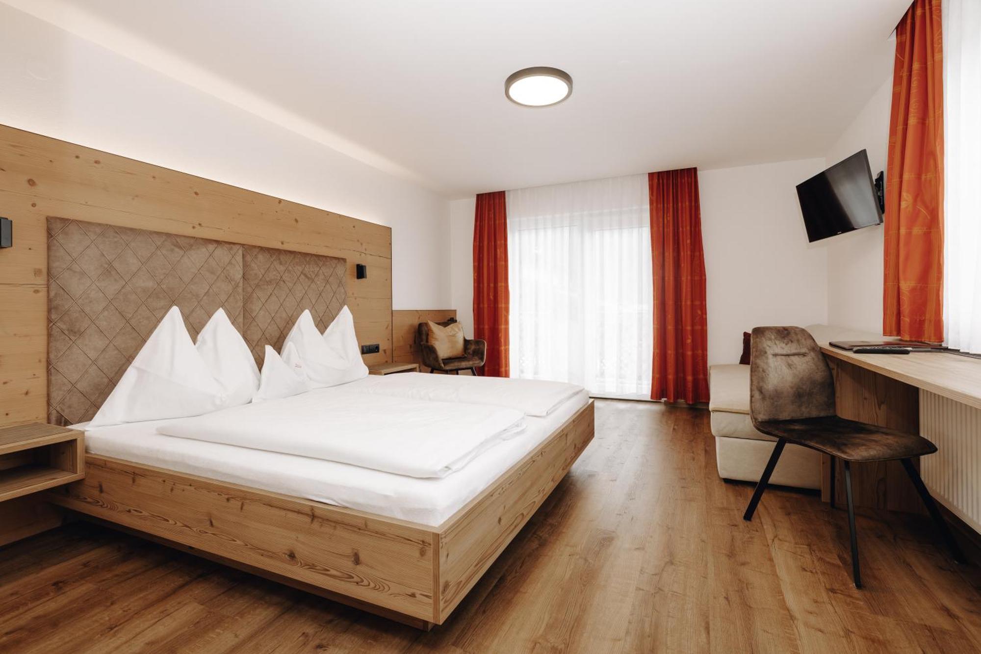 Hotel Garni Tannenhof Flachau Bagian luar foto