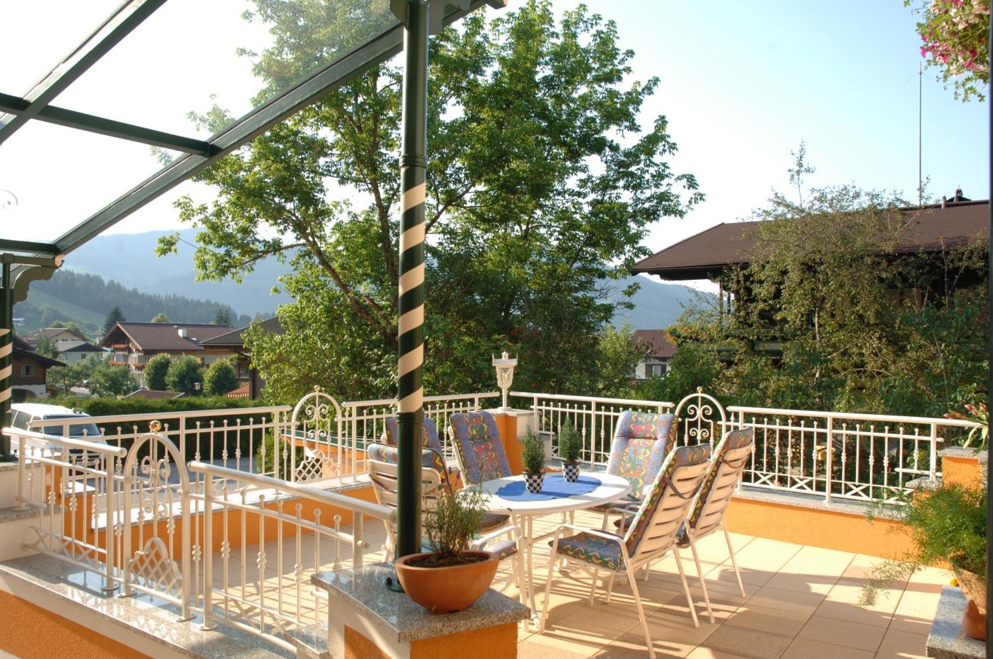 Hotel Garni Tannenhof Flachau Bagian luar foto